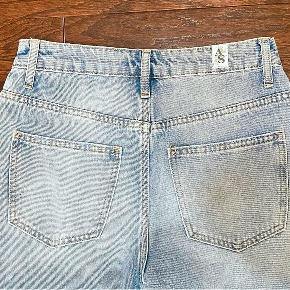 Altar’d State Ceros Slim Tapered Distressed Light Blue Denim Jeans NWOT 26 - Picture 8 of 9